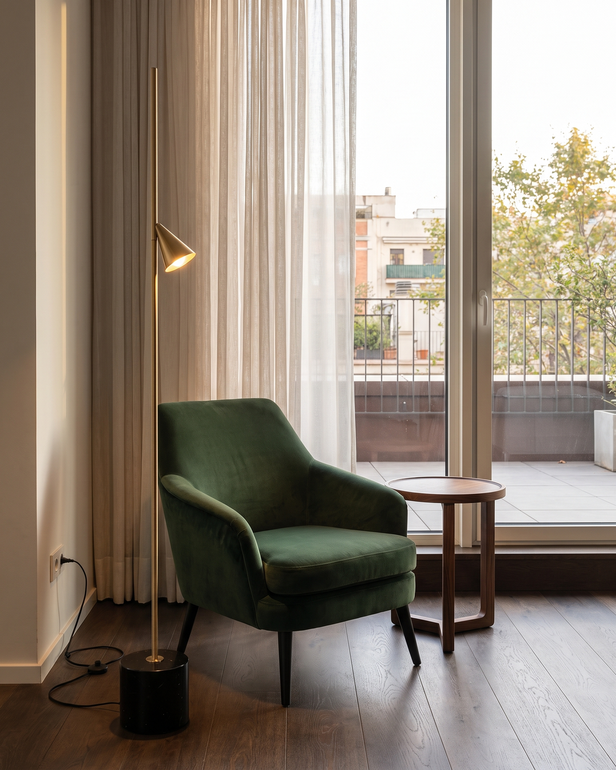 Comvilo Soreluna Floor Lamp in a styled room