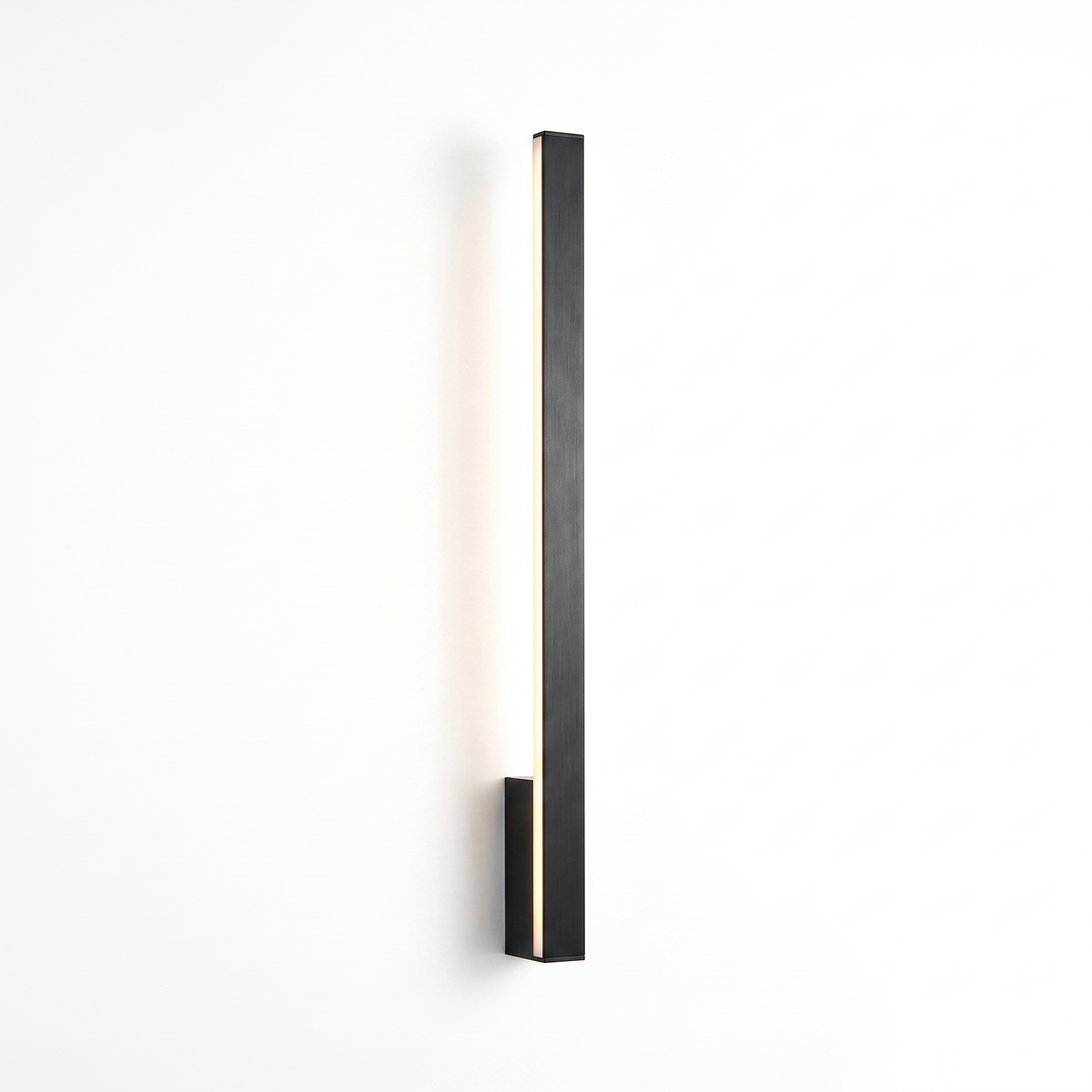 Comvilo Linear LED Wall Light in Black, primary full-product view