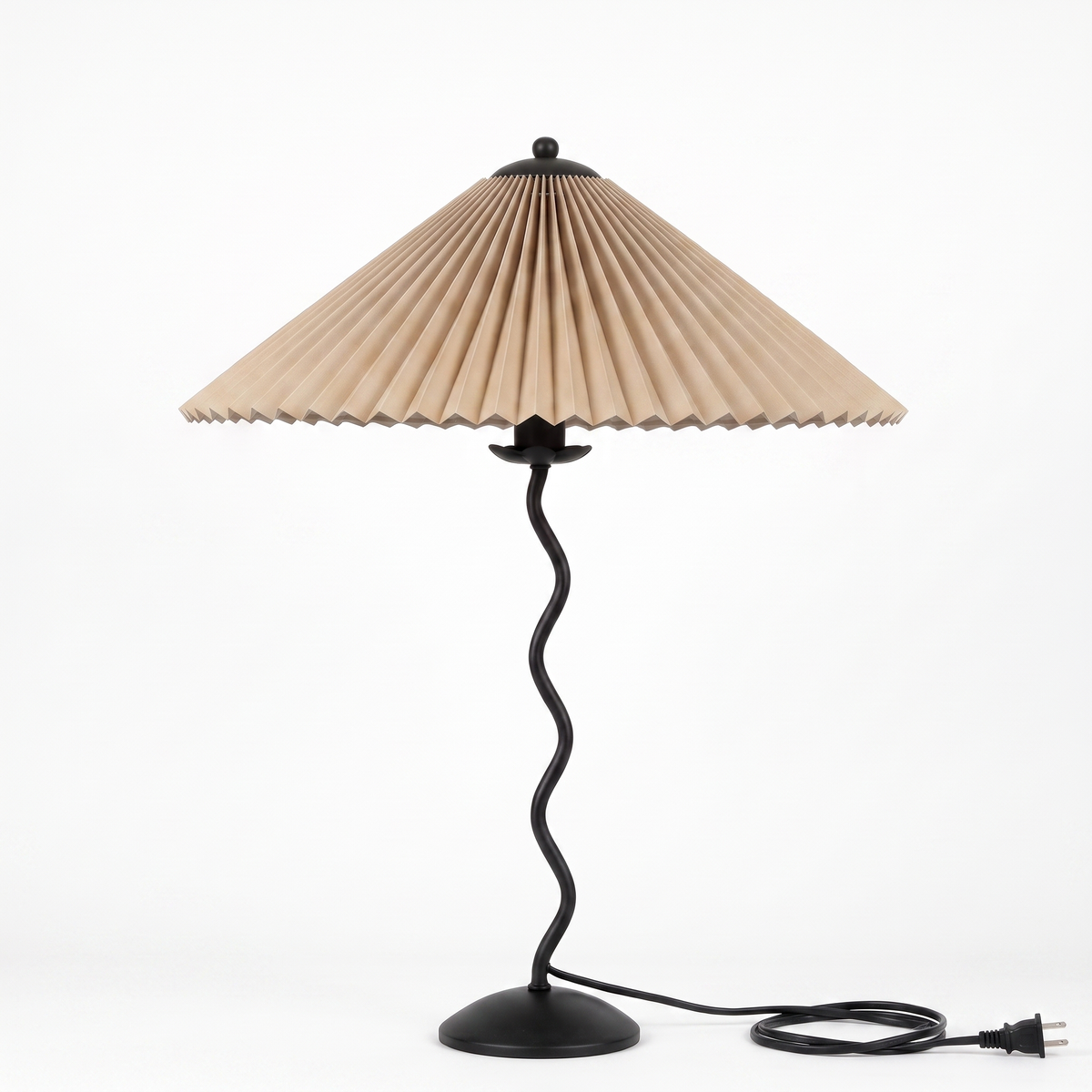 Ondine Pleated Table Lamp in Black and Beige, detail view