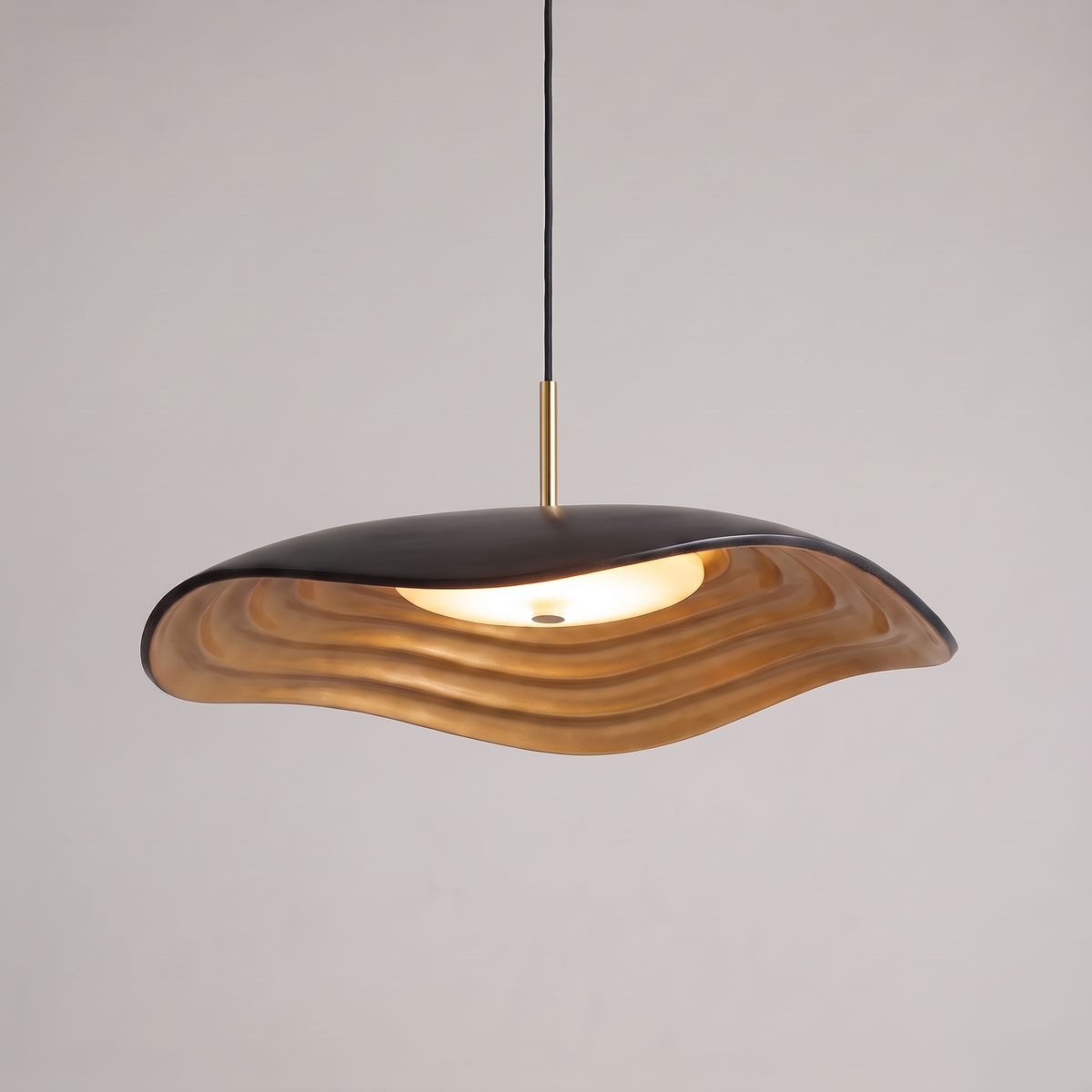 Comvilo Valentina Pendant Lamp in black resin and acrylic, showing construction
