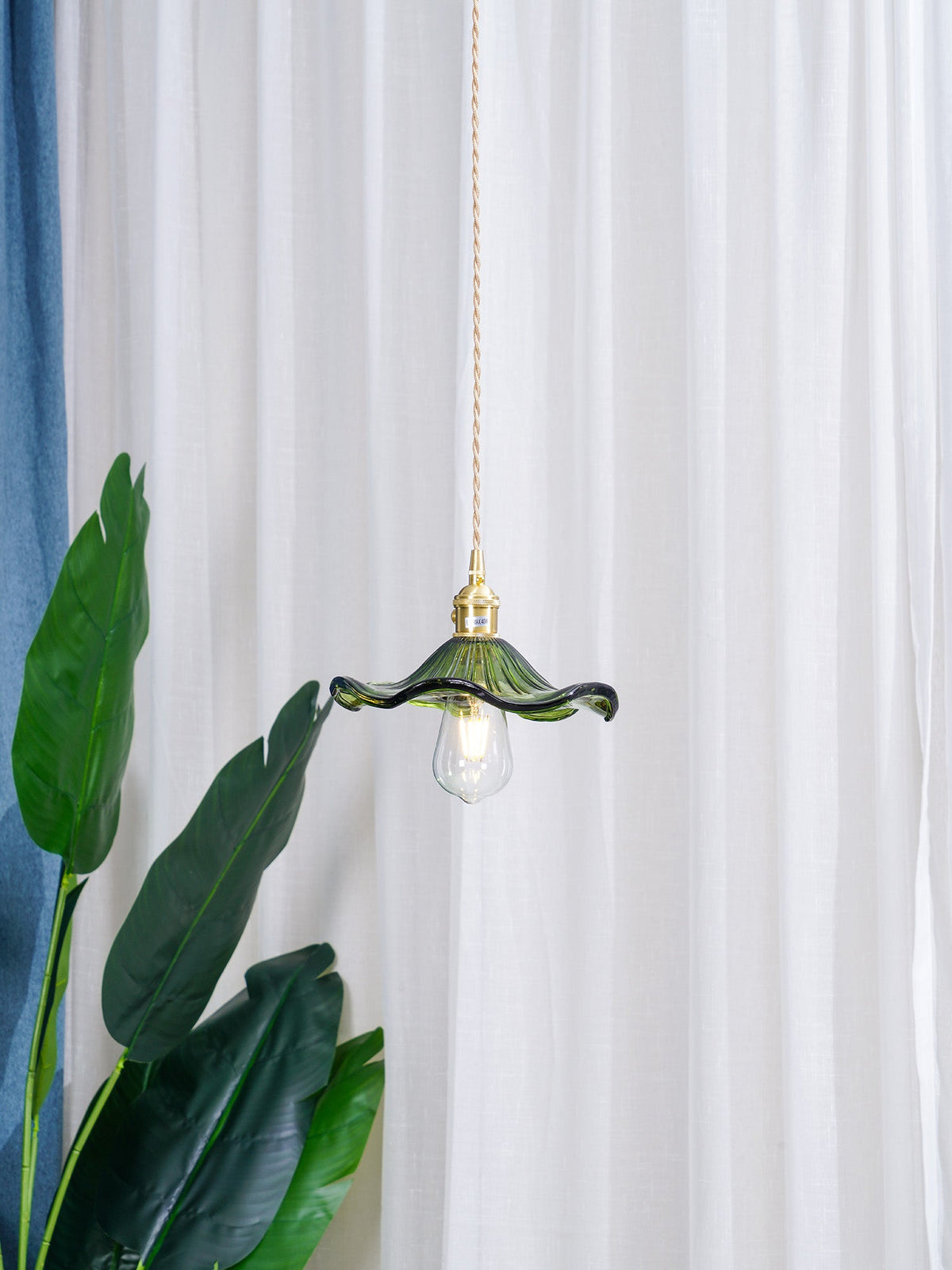 Glass Hibiscus Flower Pendant Light – image 39