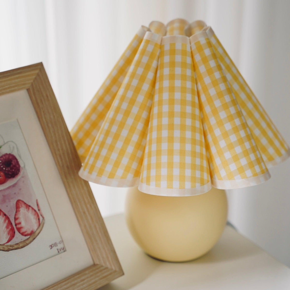 Kicsi Knife Pleat Table Lamp – image 9