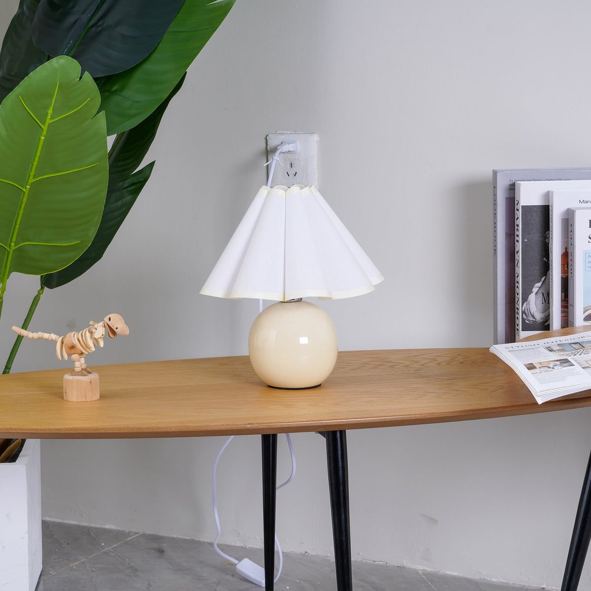 Kicsi Knife Pleat Table Lamp – image 2