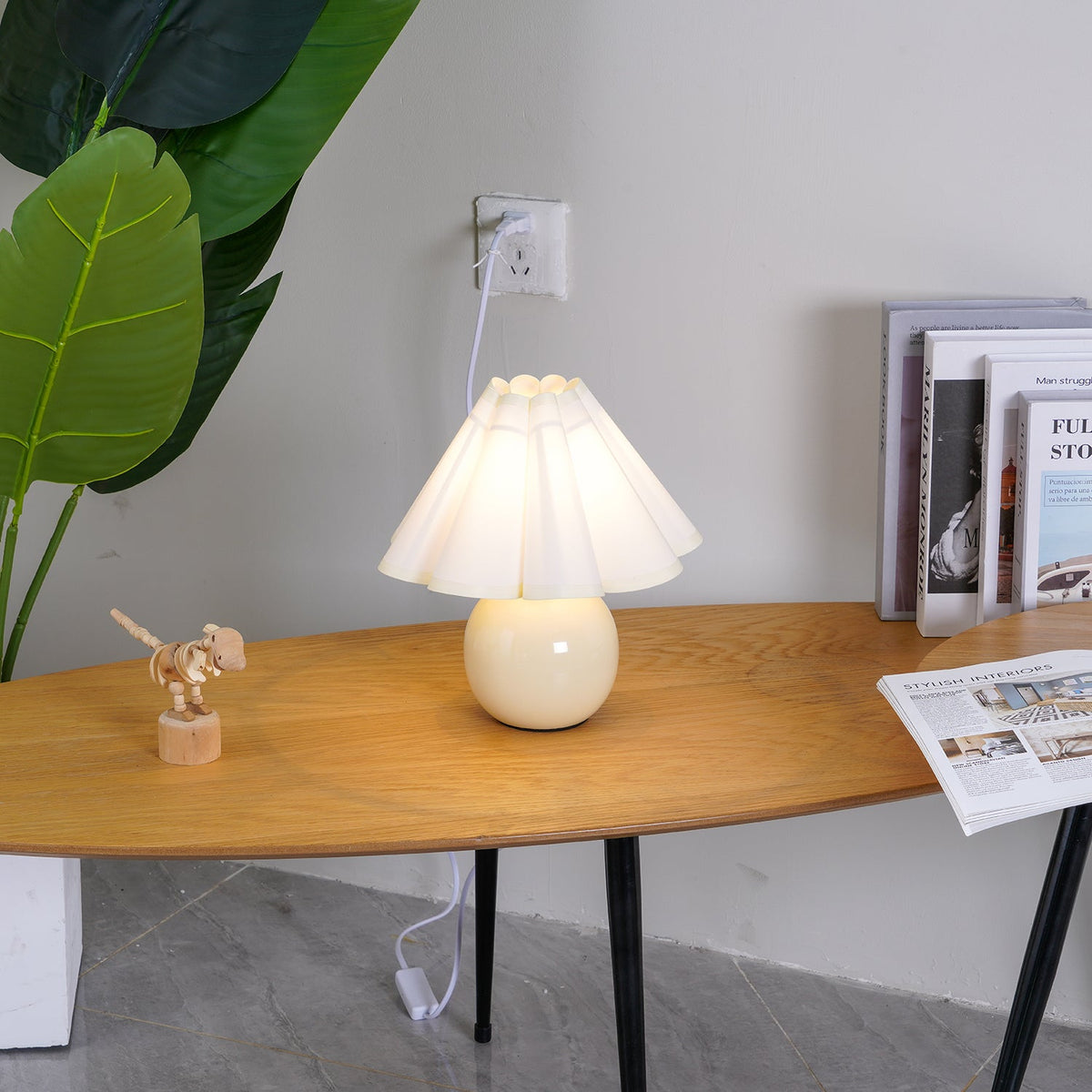 Kicsi Knife Pleat Table Lamp – image 5