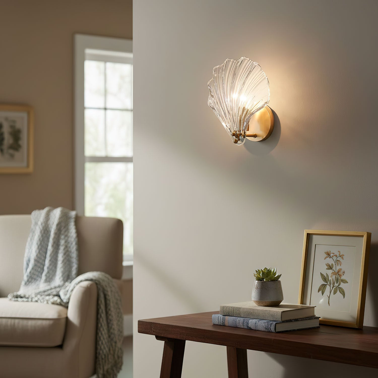 Coquille Brass Shell Wall Light