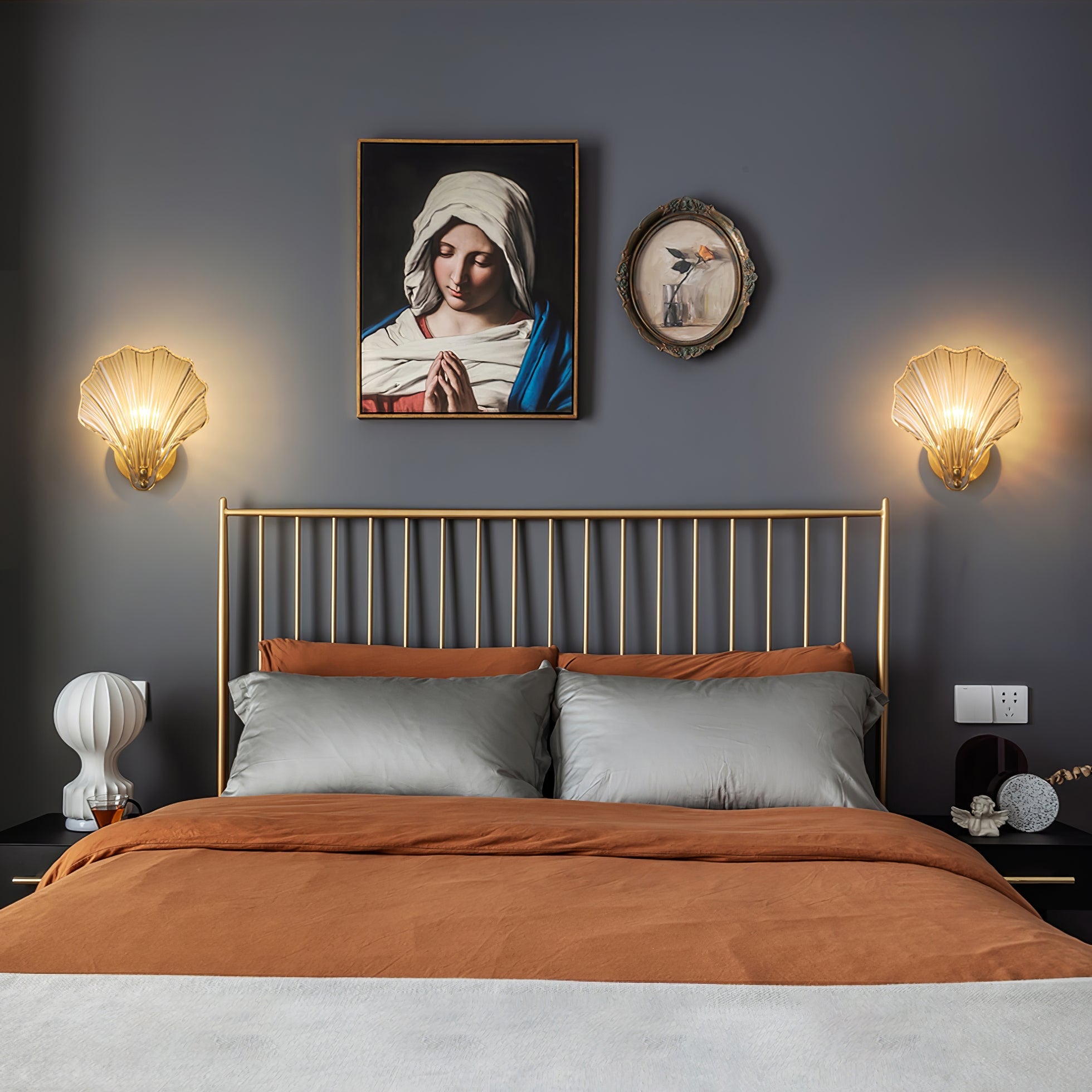 Coquille Brass Shell Wall Light