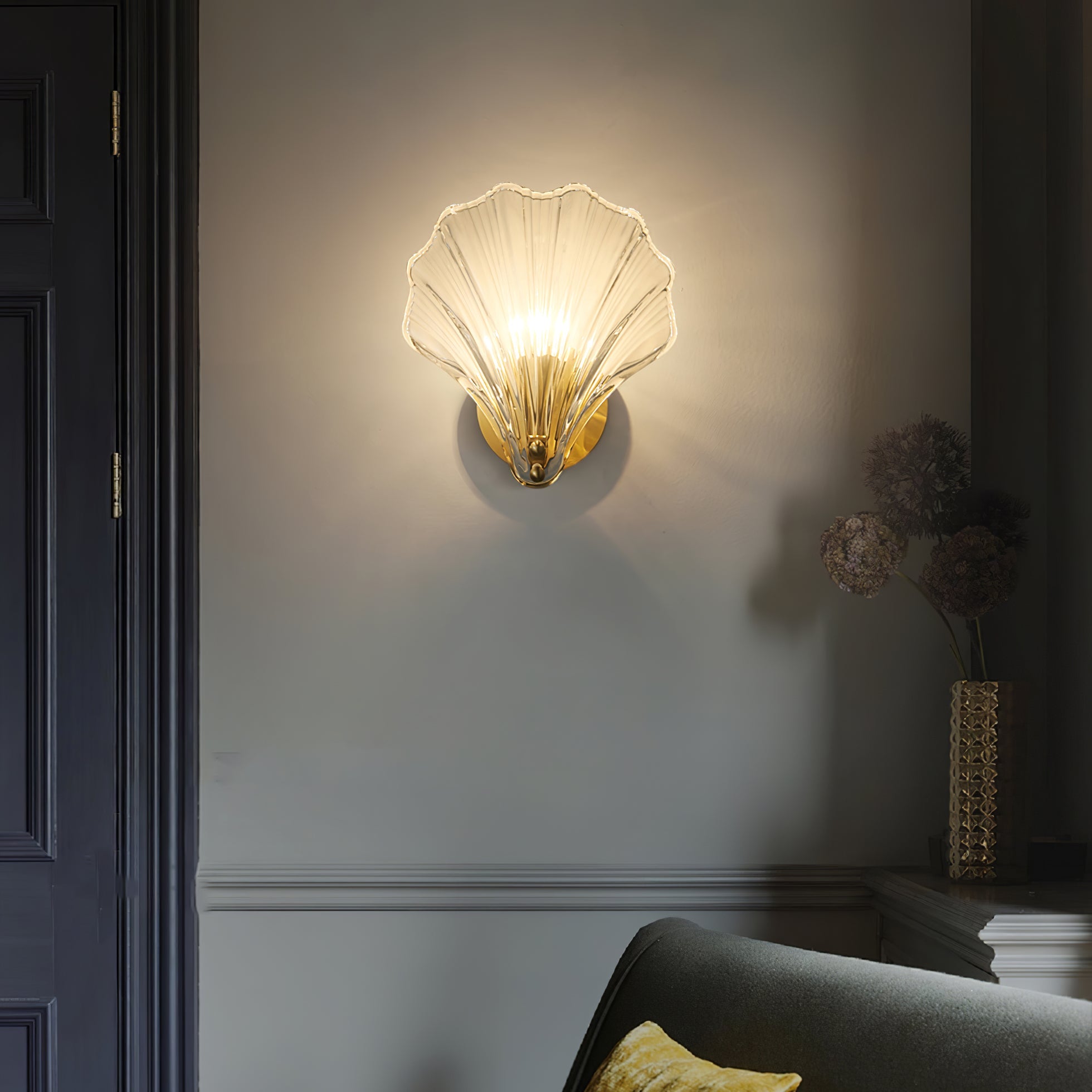 Coquille Brass Shell Wall Light