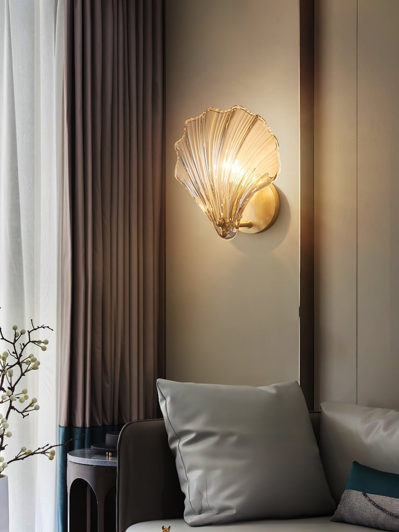 Coquille Brass Shell Wall Light