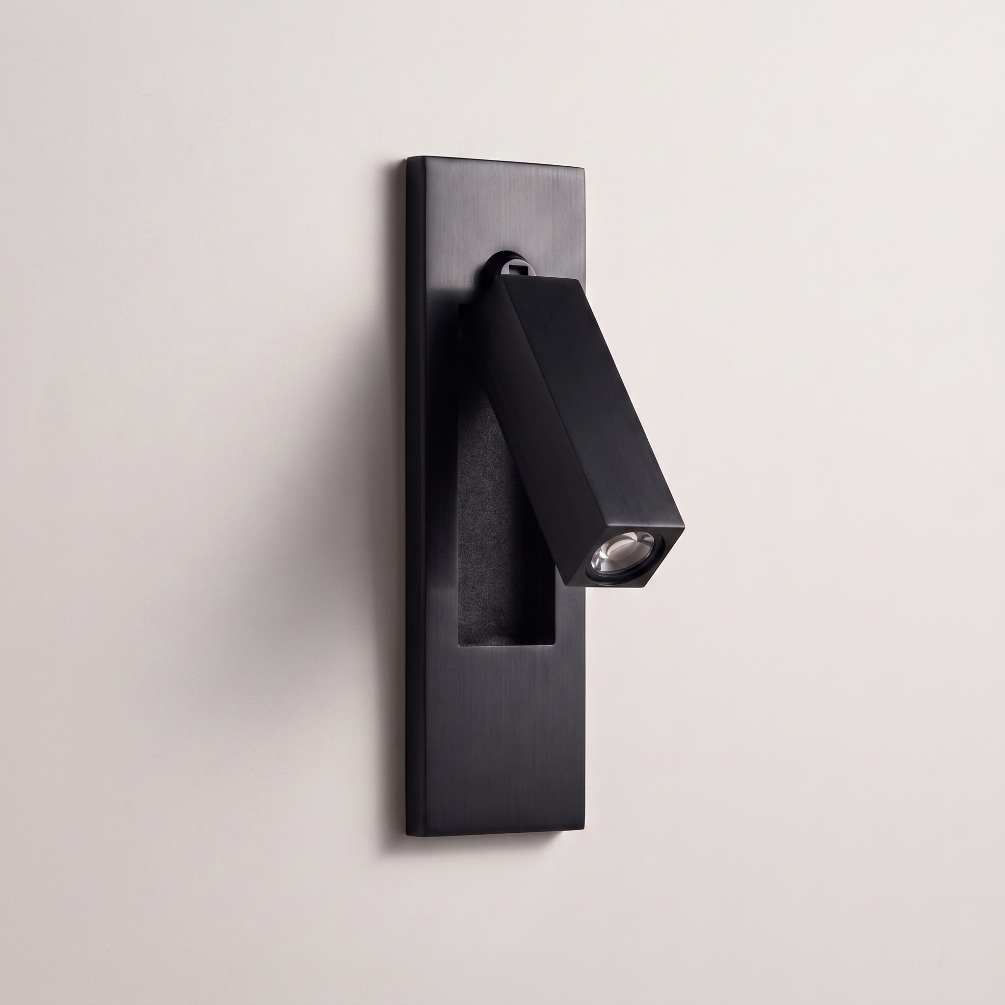 Valen Recessed Bedside Wall Sconce, Matt Black finish detail