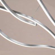 Close view of the wavy bars and the wire that holds them.