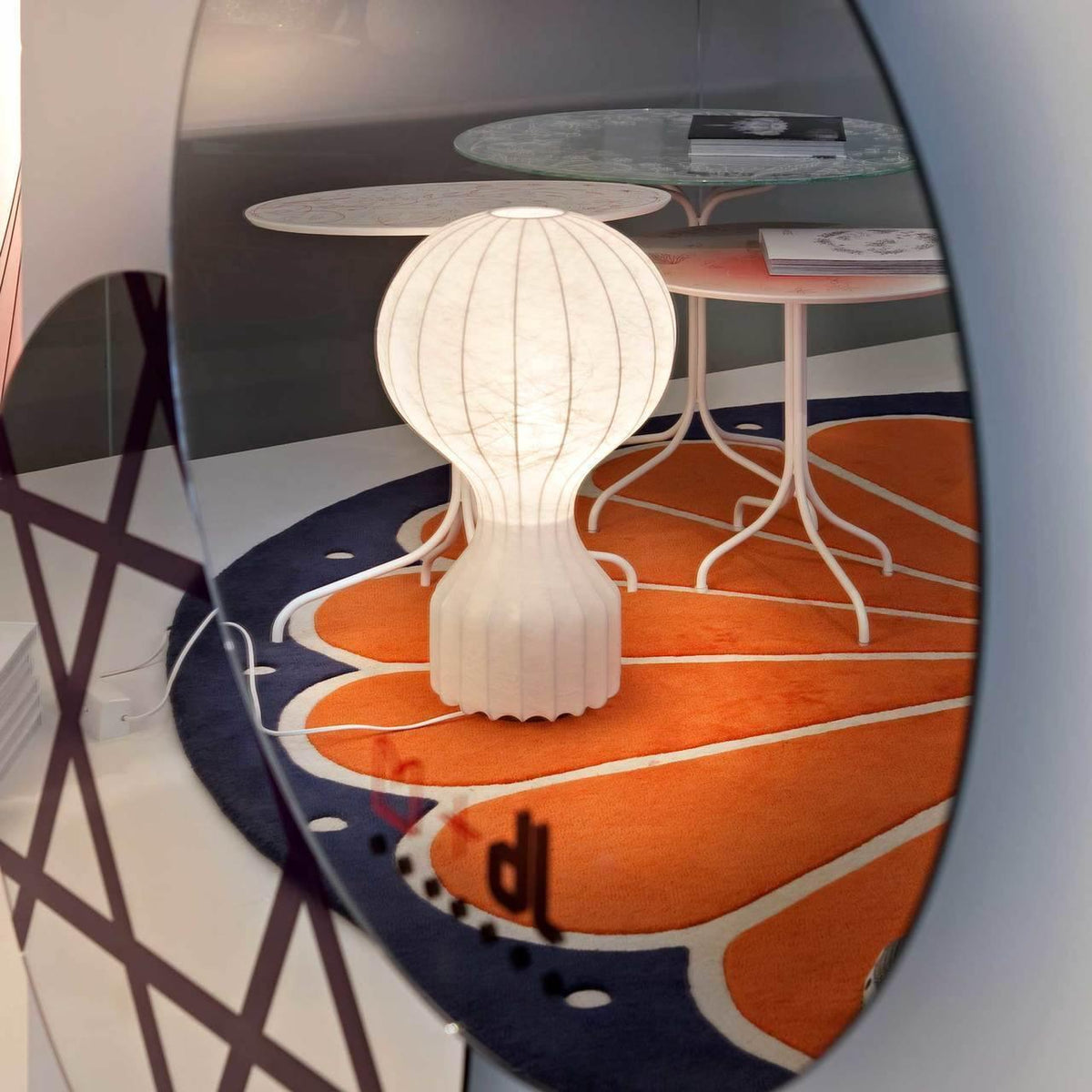 Nalvora Cocoon Resin Globe Table Lamp – detail 2